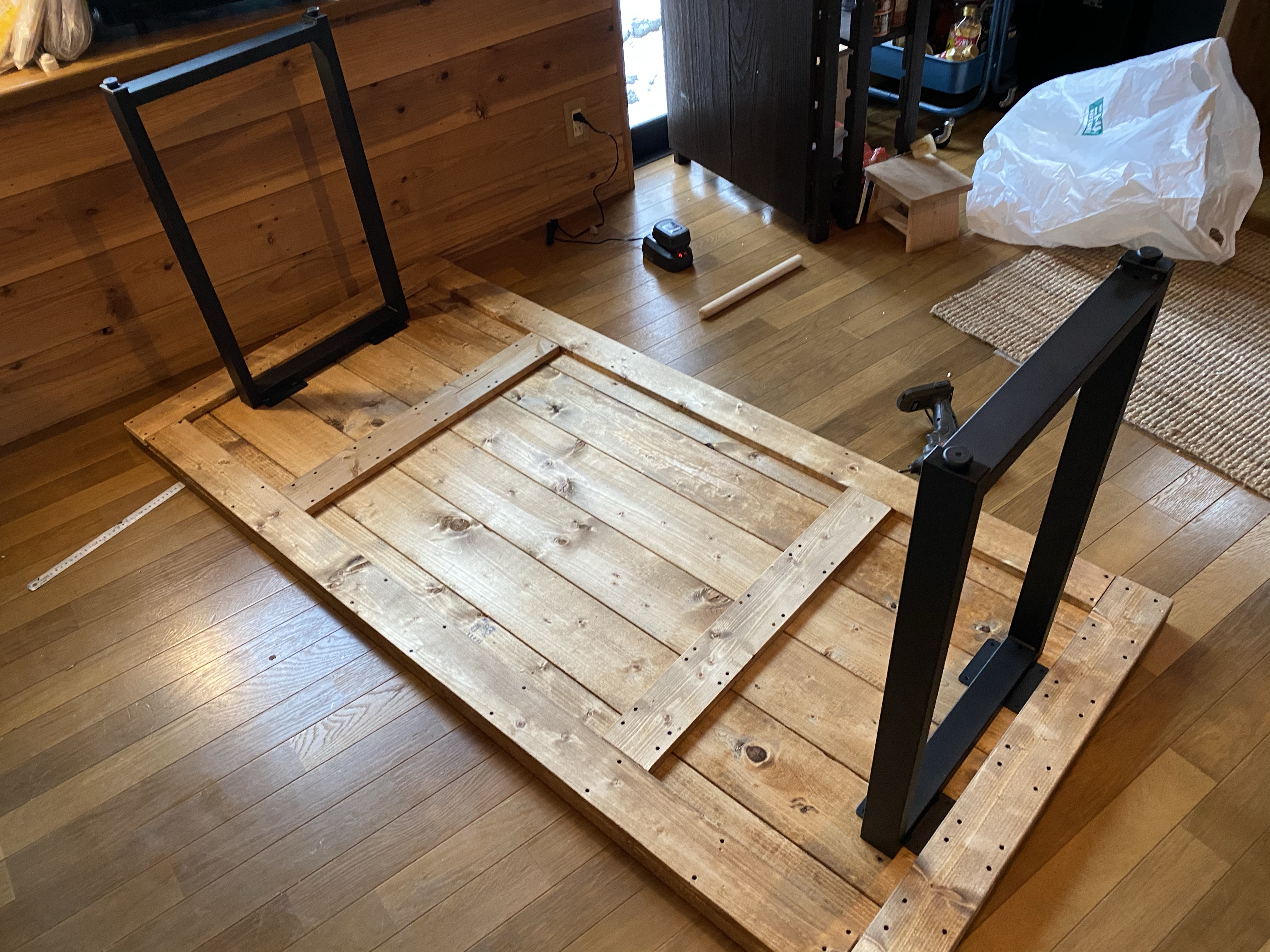 ブルックリン風の家具を作成